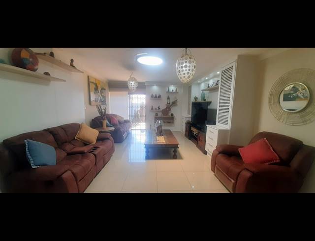 4 BEDROOM FREESTANDING FOR SALE IN BIRCHLEIGH